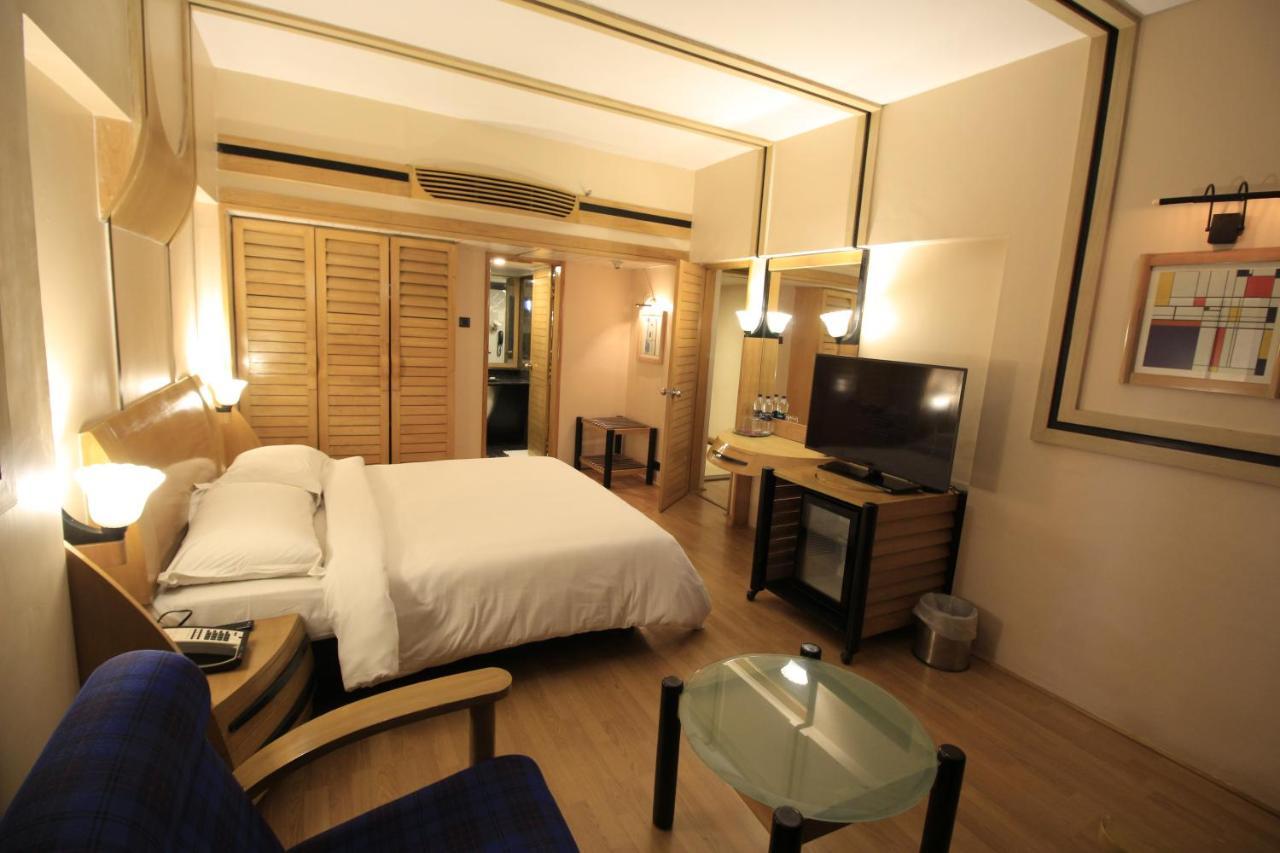 Hotel The Residency, Chennai Zewnętrze zdjęcie