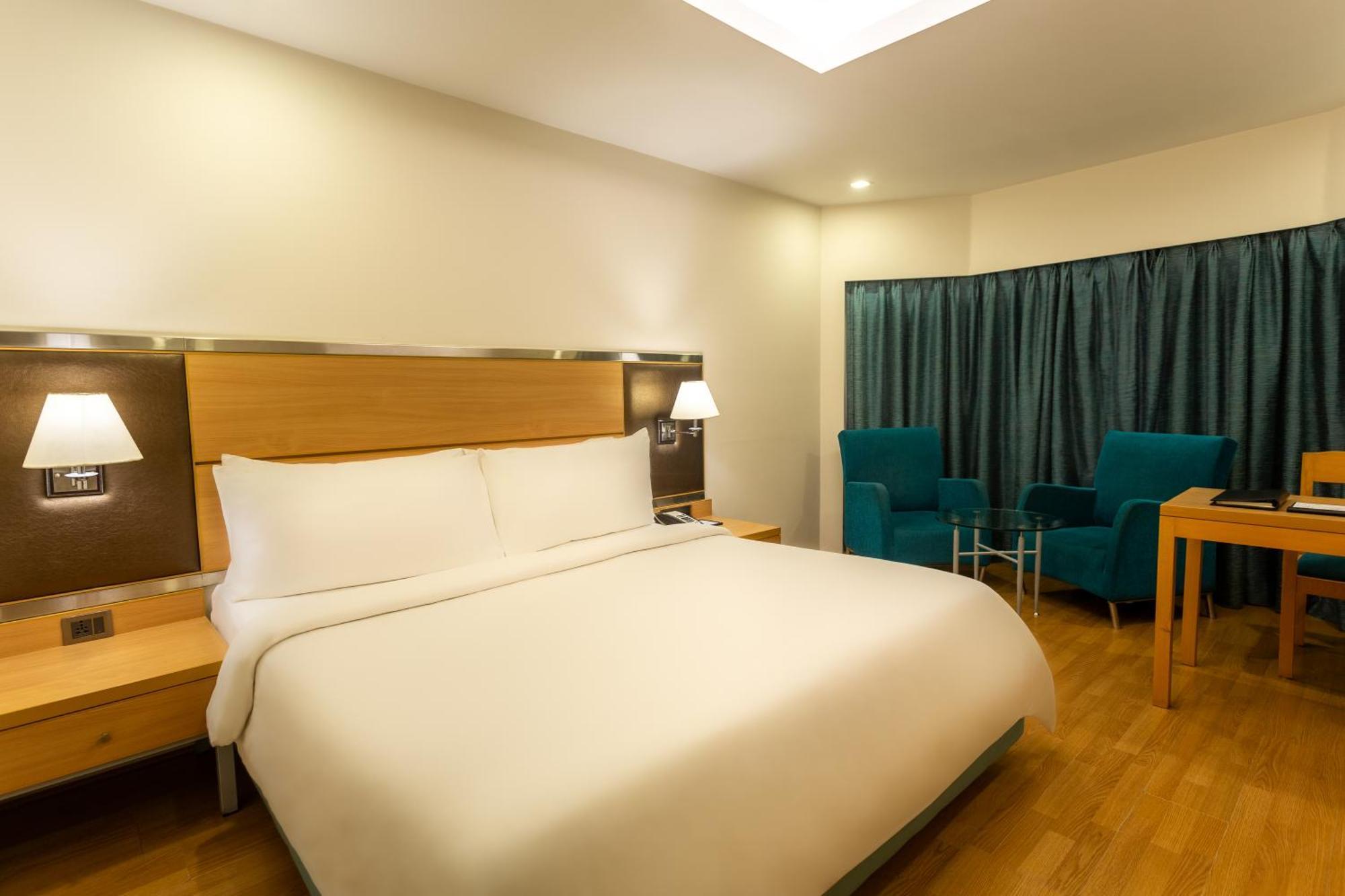 Hotel The Residency, Chennai Zewnętrze zdjęcie