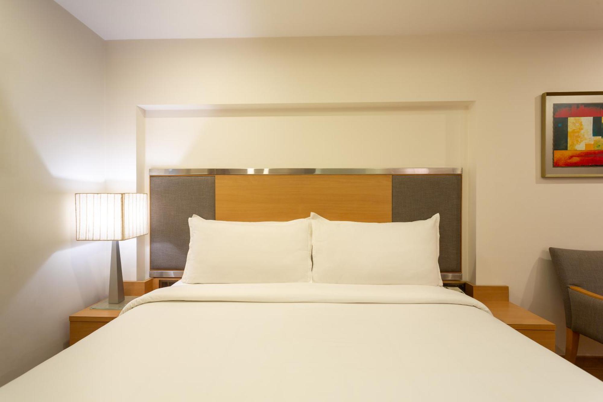 Hotel The Residency, Chennai Zewnętrze zdjęcie